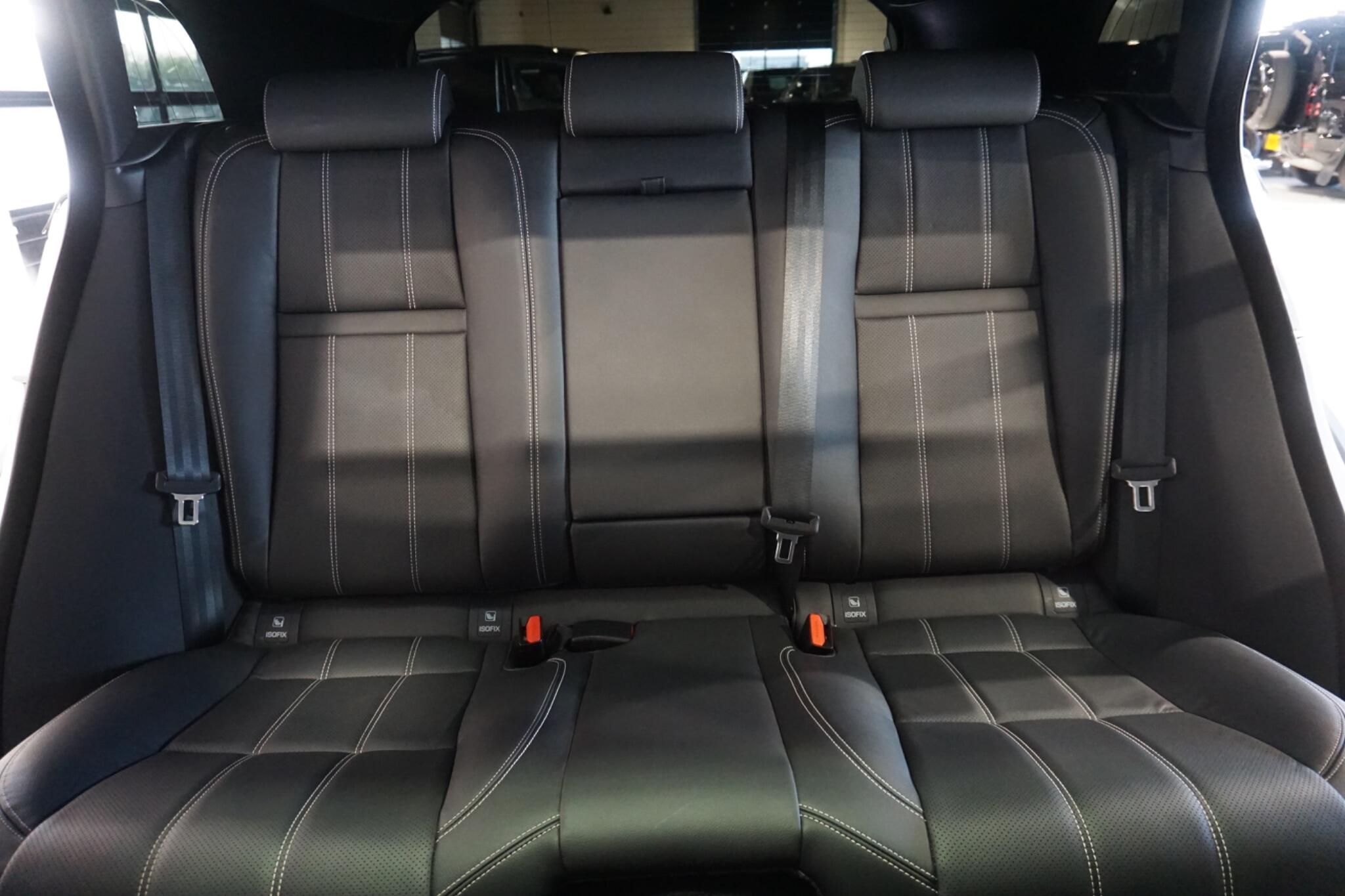 Land Rover Range Rover Velar 3.0 D300 MHEV R-Dynamic SE SUV 5dr Diesel Auto 4WD Euro 6 (s/s) (300 ps)